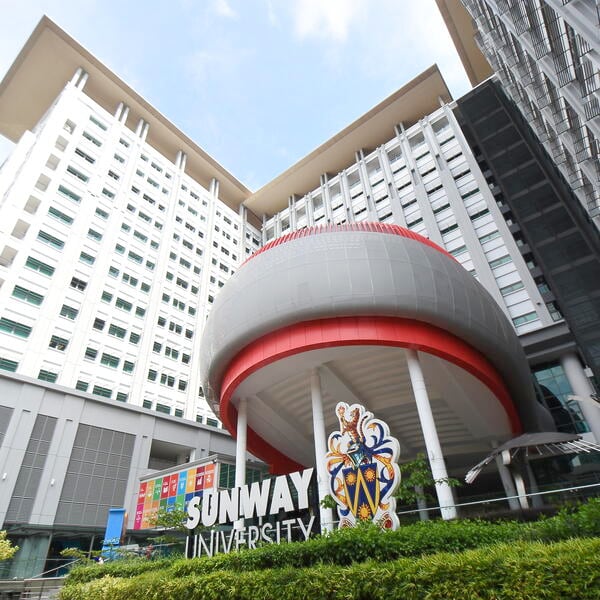 The entrance to Sunway University.
